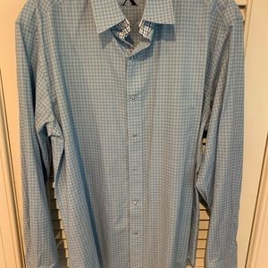 Robert Graham men’s designer button down shirt. Size medium tailored fit